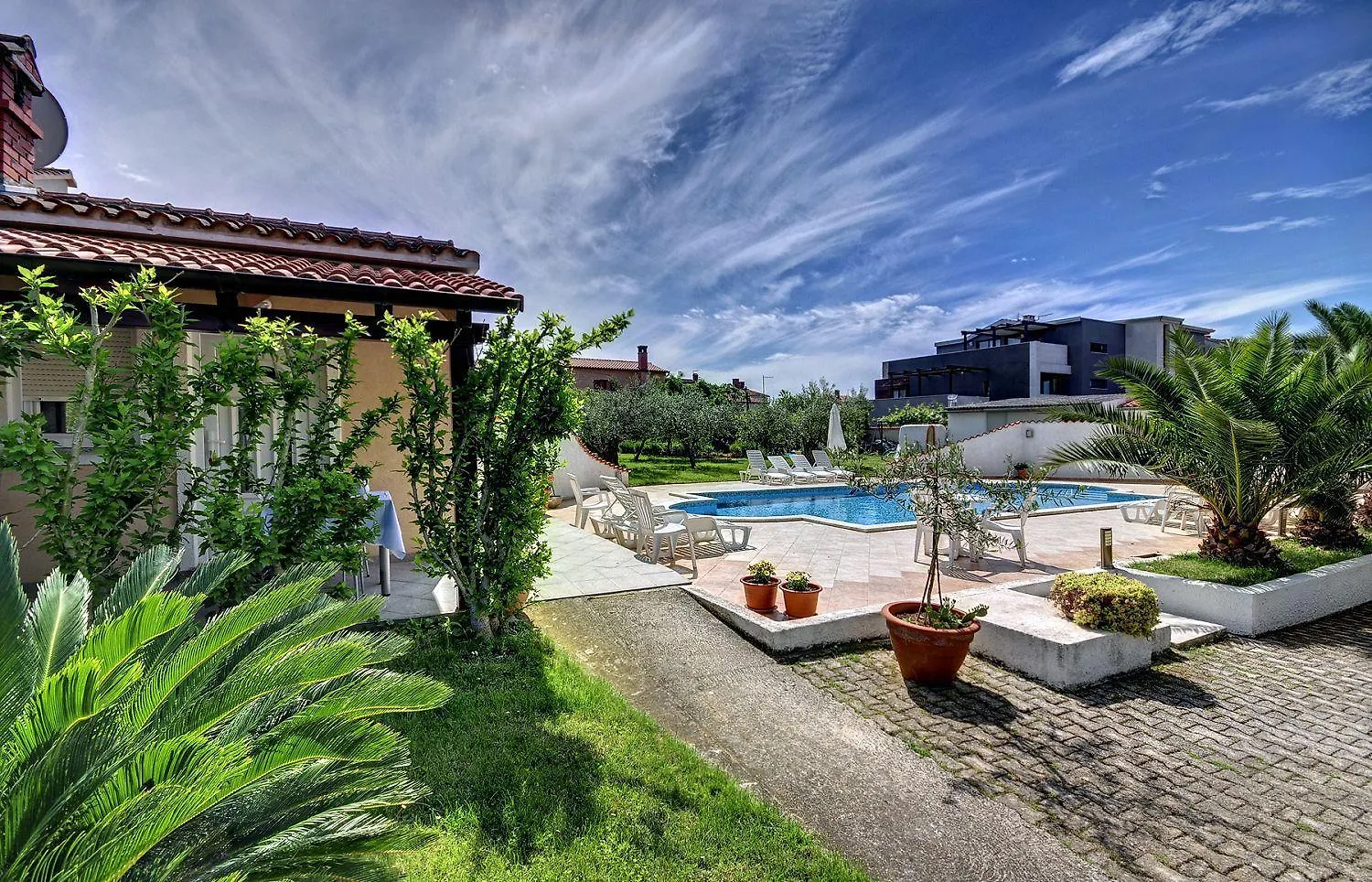 Apartment Zum Sandstrand Sind Es Wenige Gehminuten - Geniessen Sie Aber Auch Die Zeit Am Pool Medulin Croatia